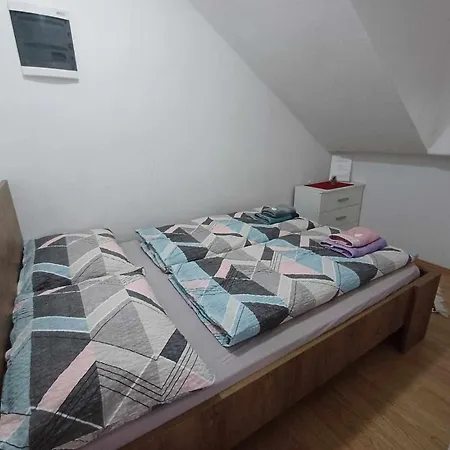 Apartmaji Slatenik בובק
