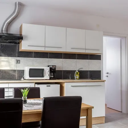 Apartmaji Slatenik Διαμέρισμα
