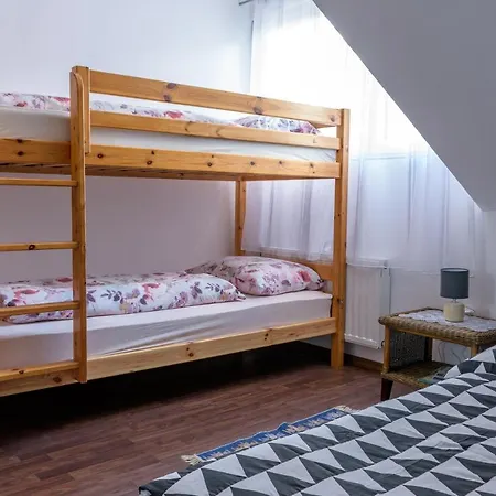 Apartmaji Slatenik בובק