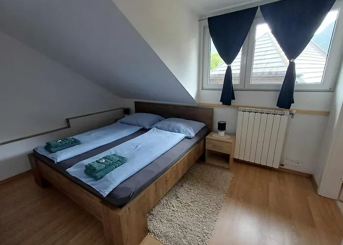Apartmaji Slatenik דירה בובק