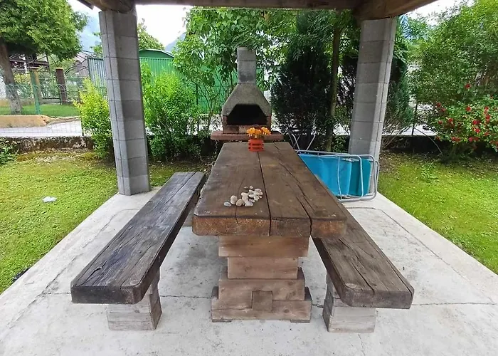 Apartmaji Slatenik * בובק