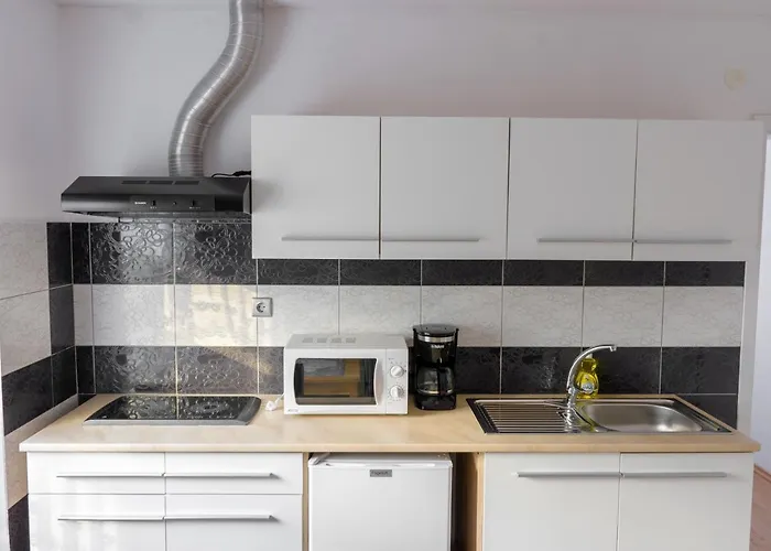 Apartmaji Slatenik דירה