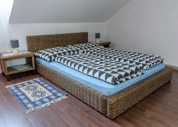 Apartmaji Slatenik דירה
